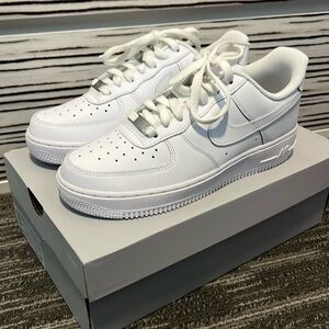 [SOLD] NIB Nike Air Force 1